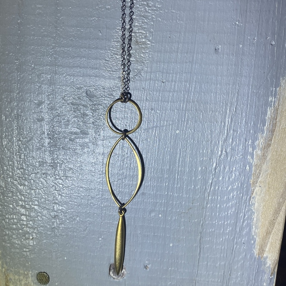 Mixed metals minimalistic necklace.